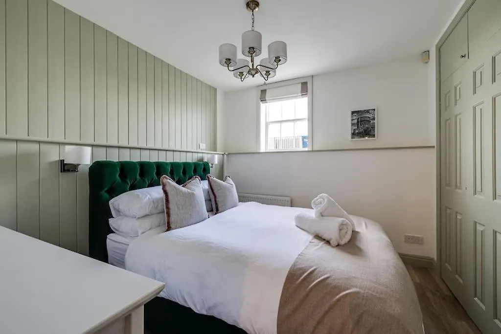 Entire House, Private Parking, Great Views, Dog Friendly Villa Chester Semesterbostad